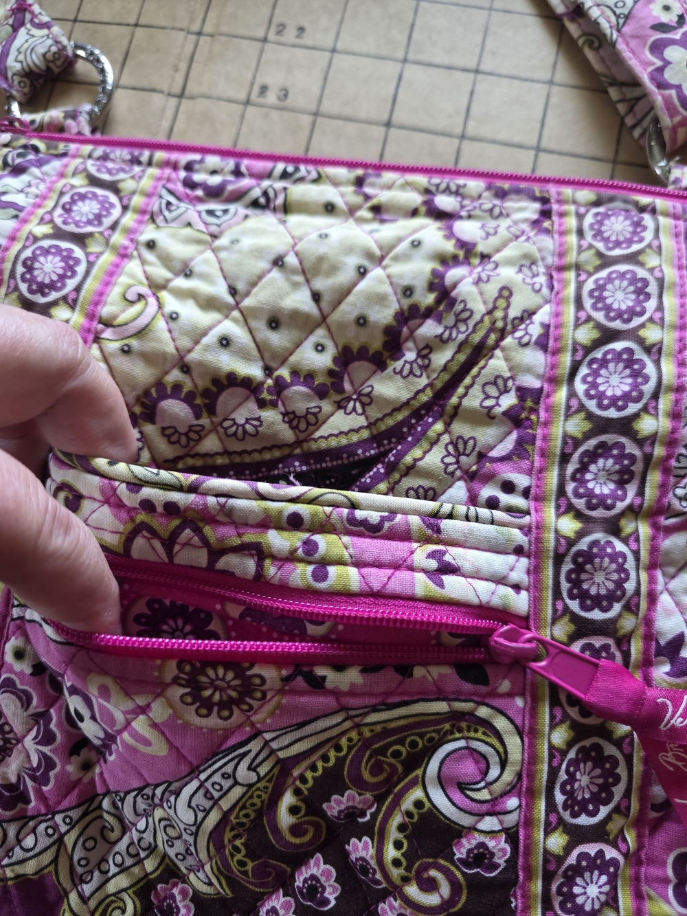 Vera Bradley Classic Hipster Crossbody Bag in "Very Berry Paisley" (Retired) - Picture 8 of 16